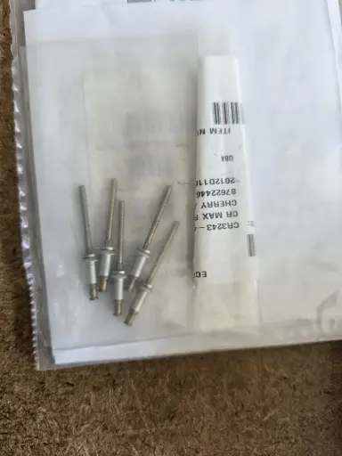 [132270A403] 132270A403 RIVET